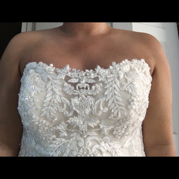 New Maggie Sottero wedding discontinued style - Picture 7 of 8